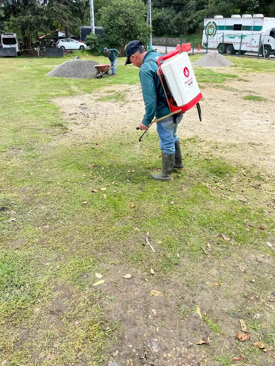 Fumigación de zonas verdes